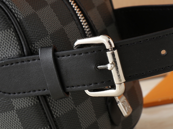 ルイヴィトンバッグ素材ディテール